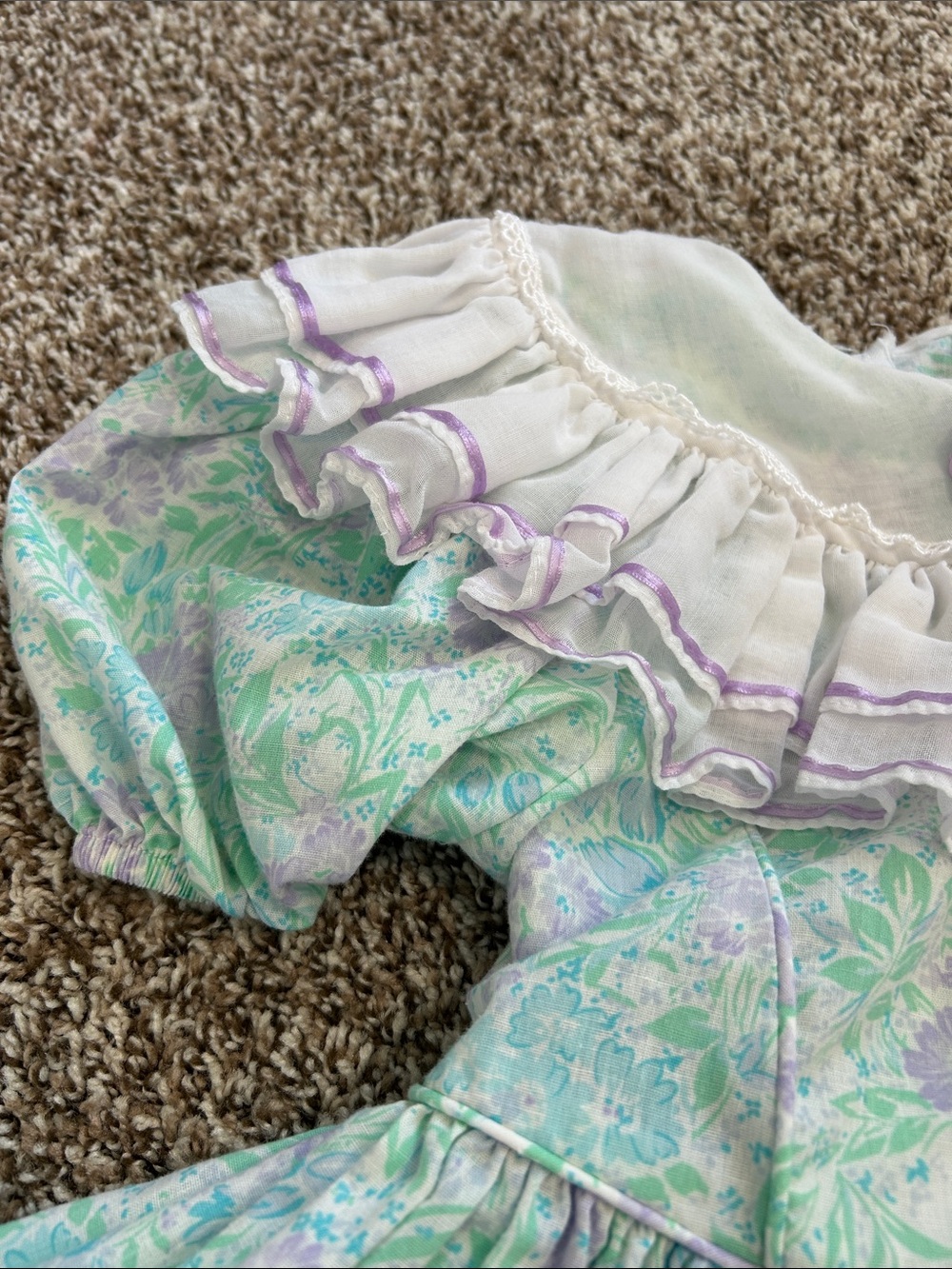 Vintage 80s Ruth of Carolina Pastel Floral Dress with Ruffled Collar - Picture 11 of 13